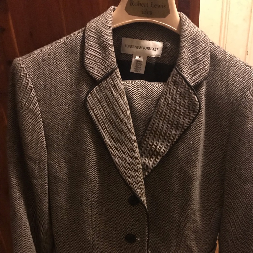 Beautiful Jones New York wool suit